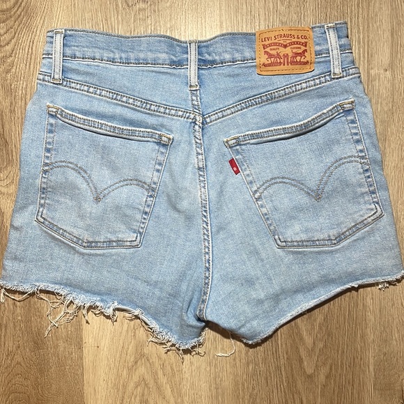 LEVIS High Rise Jean Shorts Women’s | Size 29 - Picture 6 of 6